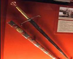 The museum displays a sword that was gifted by the British Empire to the city for their efforts in the battle.